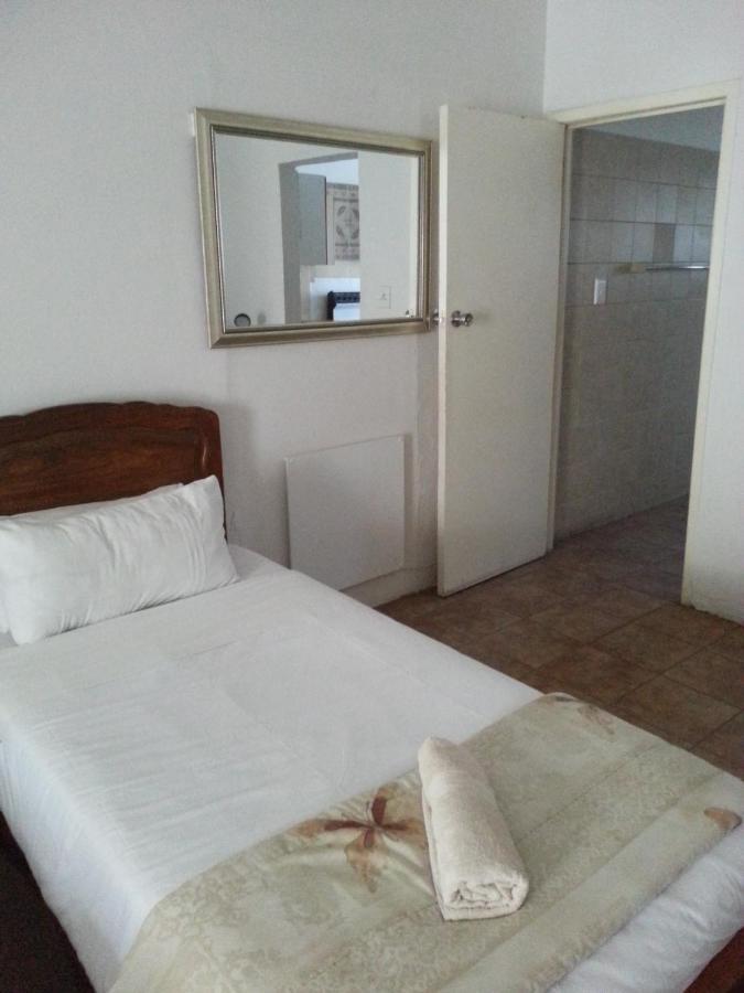 Boer en Brit Self Catering Accommodation Guesthouse Ladysmith Buitenkant foto